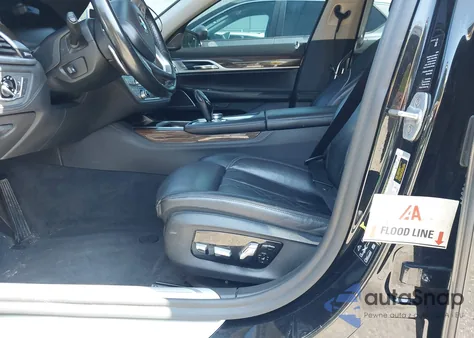 2020 BMW 740I xDrive z USA, uszkodzony, nr VIN WBA7T4C03LGF97293